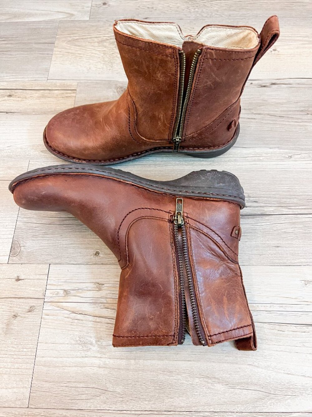 UGG Neevah Shearling Lined Leather Boots - Size 8